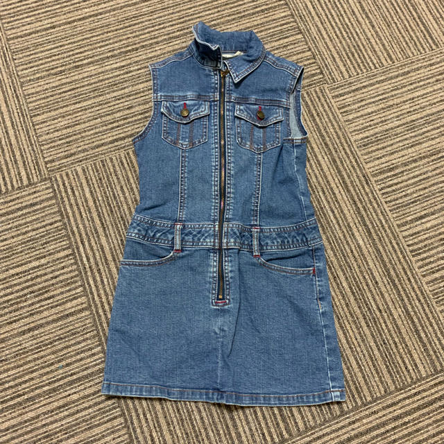 デニムワンピース 120 キッズ/ベビー/マタニティのキッズ服女の子用(90cm~)(ワンピース)の商品写真