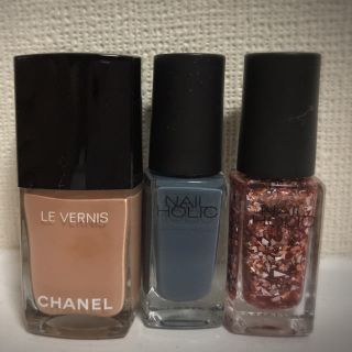 シャネル(CHANEL)のガンガン様専用⭐️CHANEL ヴェルニ✨＋nail holic 2色セット(マニキュア)