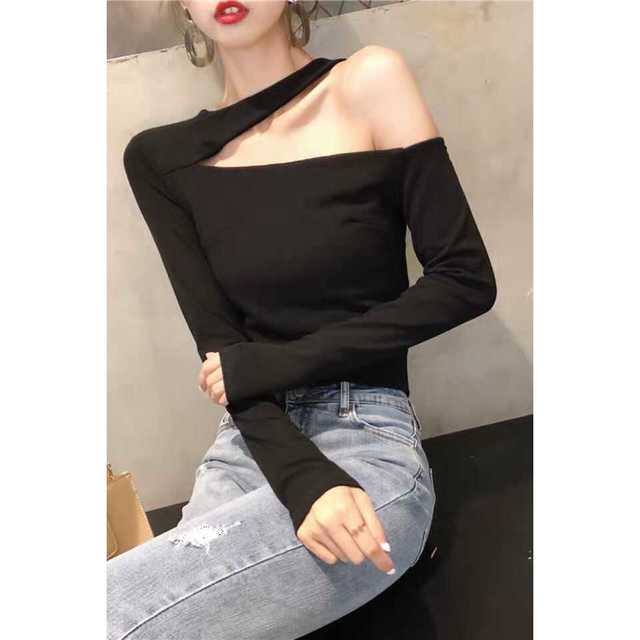 ZARA(ザラ)のロンＴ トップス ワンショルダー 黒 長袖 無地 カットソー オフショル  レディースのトップス(Tシャツ(長袖/七分))の商品写真