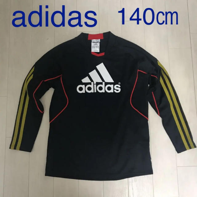 adidas(アディダス)のadidas  アディダス140 adidas140  長袖140 キッズ/ベビー/マタニティのキッズ服男の子用(90cm~)(Tシャツ/カットソー)の商品写真