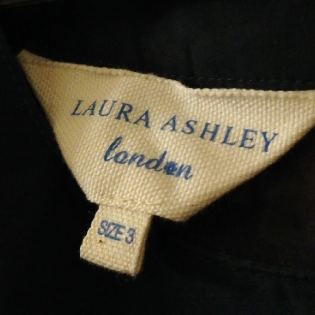 LAURA ASHLEY(ローラアシュレイ)のローラ・アシュレイロンドン3花柄半袖ワンピース レディースのワンピース(ひざ丈ワンピース)の商品写真