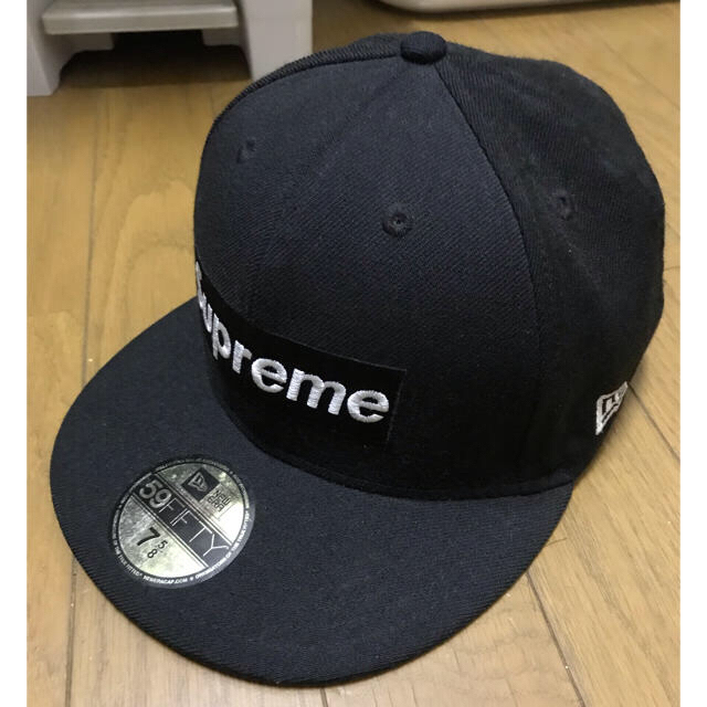 Supreme(シュプリーム)のシュプリーム ニューエラ  キャップ ストリート 正規品 supreme メンズの帽子(キャップ)の商品写真