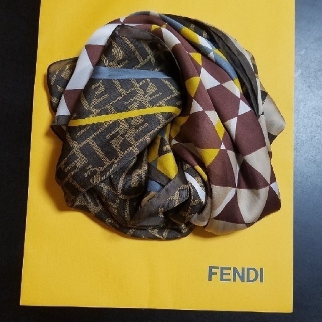 FENDI シルクストール 大流行中! 8670円 www.gold-and-wood.com