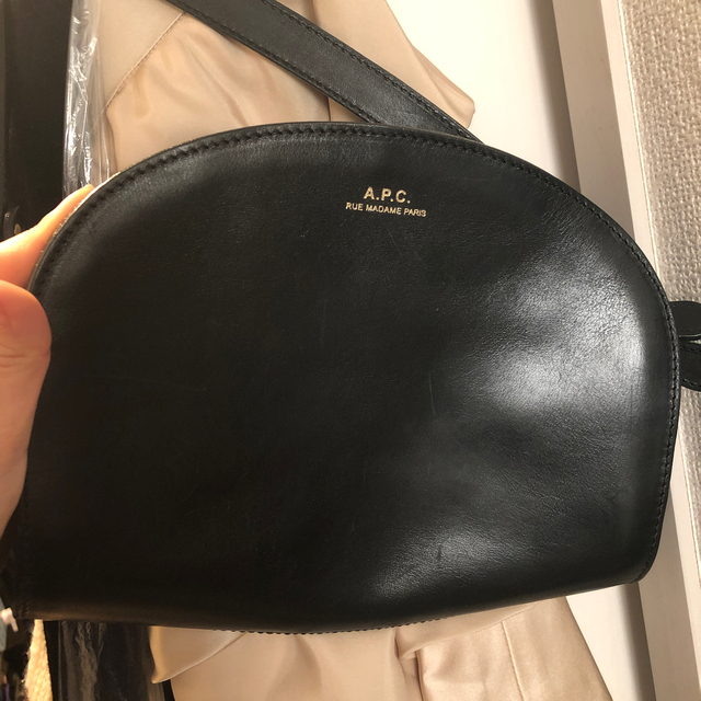 a.p.c ハーフムーンバッグ アーペーセー ショルダーバッグ a.p.c ハーフムーンバッグ アーペーセー ショルダーバッグ