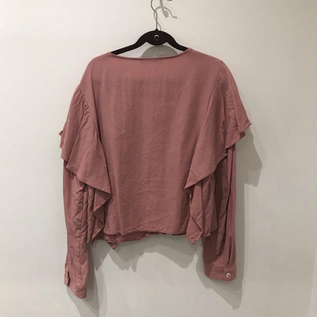 ZARA(ザラ)のZARA ピンク フリル カットソー レディースのトップス(カットソー(長袖/七分))の商品写真