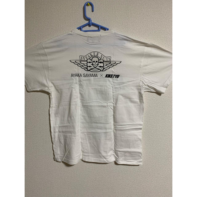 KIKS TYO(キックスティーワイオー)のKIKS TYO×佐山彩香 コラボ AJ1 メンズのトップス(Tシャツ/カットソー(半袖/袖なし))の商品写真
