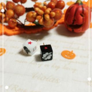 258Funkyハロウィンキューブピアス(ピアス)