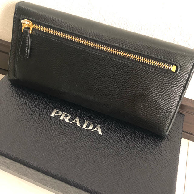 PRADA(プラダ)の期間限定お値下げ！PRADA 財布 サフィアーノ レディースのファッション小物(財布)の商品写真