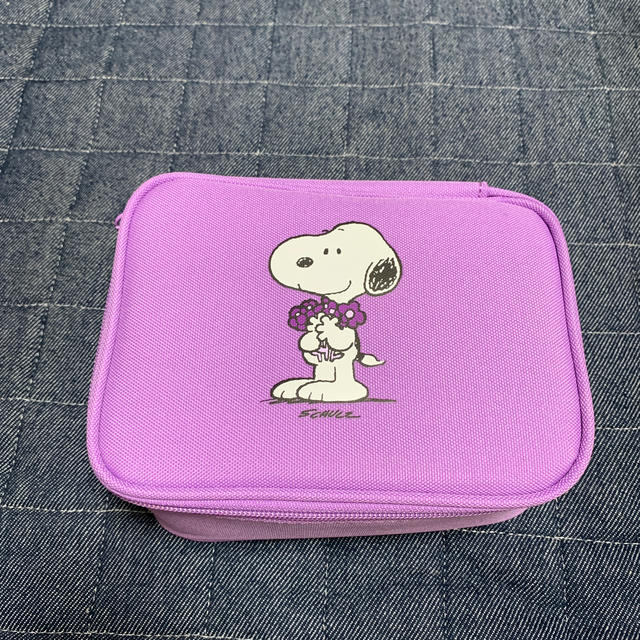 Innisfree(イニスフリー)のinnisfree×SNOOPY 2018 ラッキーボックスポーチ レディースのファッション小物(ポーチ)の商品写真