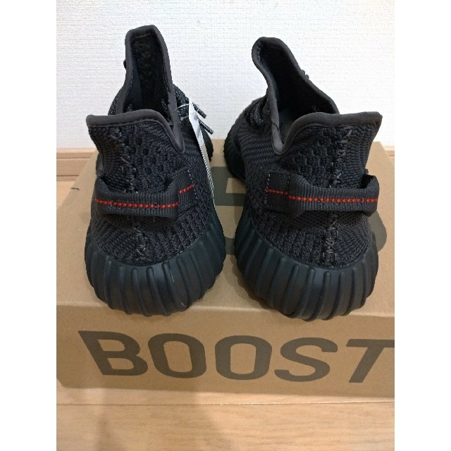 adidas(アディダス)の【28cm】ADIDAS YEEZY BOOST 350 V2 BLACK  メンズの靴/シューズ(スニーカー)の商品写真