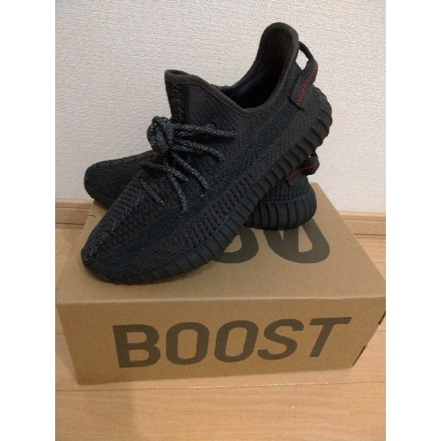 adidas(アディダス)の【28cm】ADIDAS YEEZY BOOST 350 V2 BLACK  メンズの靴/シューズ(スニーカー)の商品写真