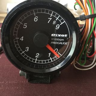 PIVOT(ピボット)製タコメーター　PROGAUGE　PT5 W(汎用パーツ)