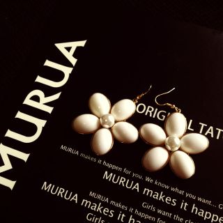 ムルーア(MURUA)のMURUA フラワーピアス(ピアス)