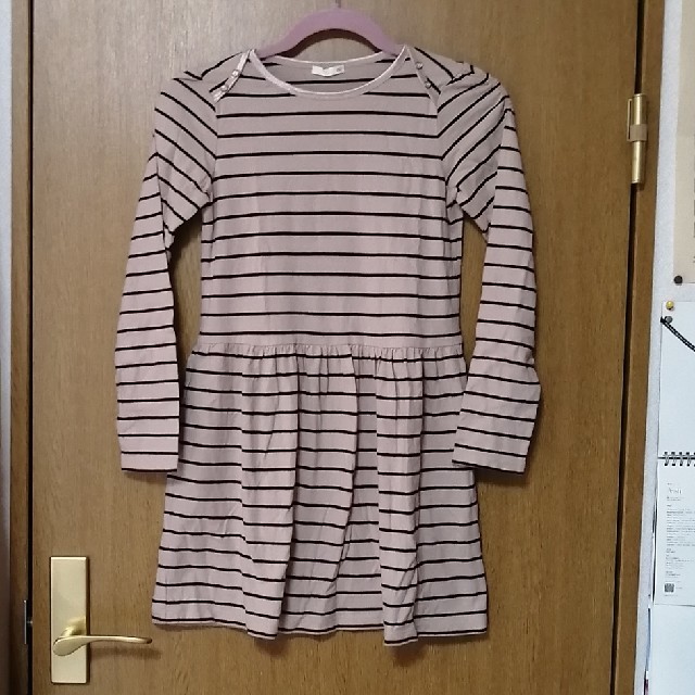 GU(ジーユー)の女児　ジーユー　ボーダーワンピース150 キッズ/ベビー/マタニティのキッズ服女の子用(90cm~)(ワンピース)の商品写真