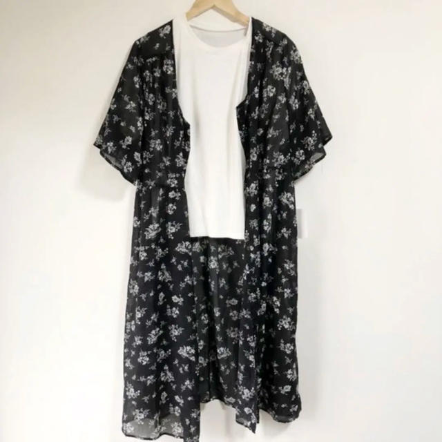 ZARA(ザラ)の❤️4L グラマラスサイズ❤️1年中着れます(๑˃̵ᴗ˂̵)小花柄 ロングワンピ レディースのワンピース(ロングワンピース/マキシワンピース)の商品写真