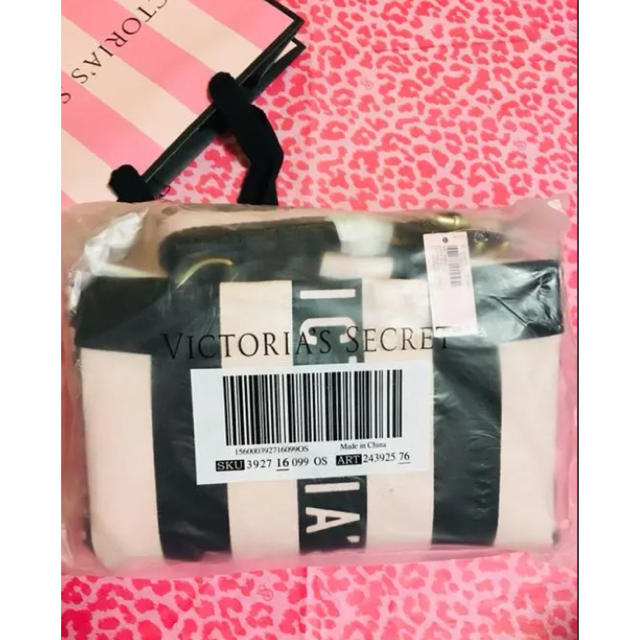 Victoria's Secret(ヴィクトリアズシークレット)の新品！ヴィクトリアズシークレットショルダートートバック レディースのバッグ(トートバッグ)の商品写真