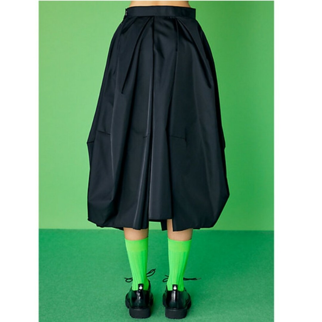 ENFOLD DEFORMED MIDI SKIRT