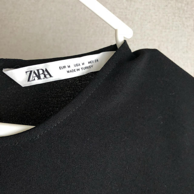 ZARA(ザラ)のZARA裾プリーツ入りトップス レディースのトップス(シャツ/ブラウス(半袖/袖なし))の商品写真