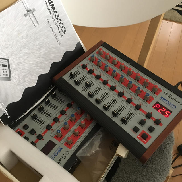 seekers umc1688、2台セットです 楽器のDTM/DAW(MIDIコントローラー)の商品写真