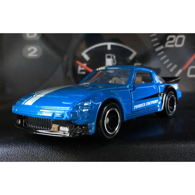 マツダ(マツダ)のトミカ マツダ サバンナ RX-7 レーシング 第12弾 組み立て工場 青/灰 エンタメ/ホビーのおもちゃ/ぬいぐるみ(ミニカー)の商品写真