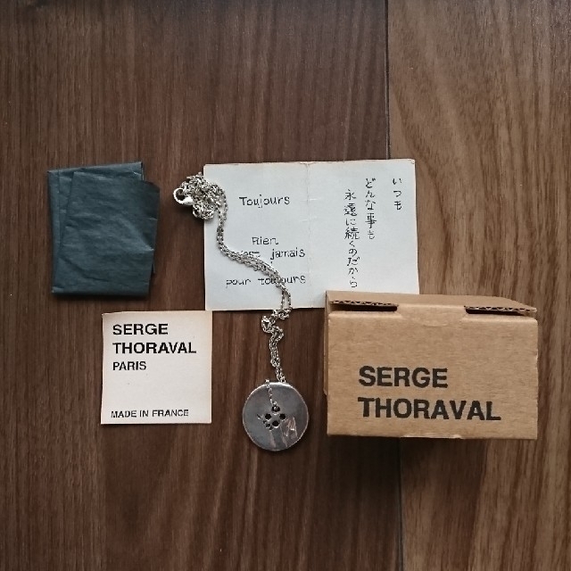 SERGE THORAVAL ボタンネックレス(Toujours ) 【中古】 レディースのアクセサリー(ネックレス)の商品写真