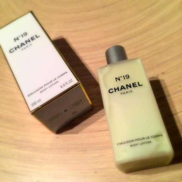 CHANEL(シャネル)のどどど様 取り置き品 コスメ/美容のボディケア(ボディローション/ミルク)の商品写真