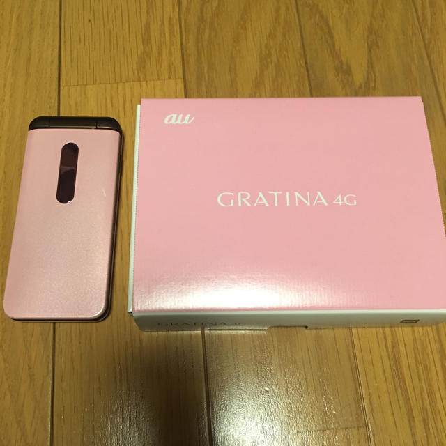 au(エーユー)のGRATINA 4G スマホ/家電/カメラのスマートフォン/携帯電話(携帯電話本体)の商品写真