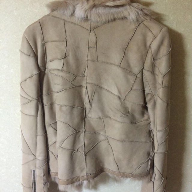 salire(サリア)のsalire ファーショートジャケット レディースのジャケット/アウター(毛皮/ファーコート)の商品写真