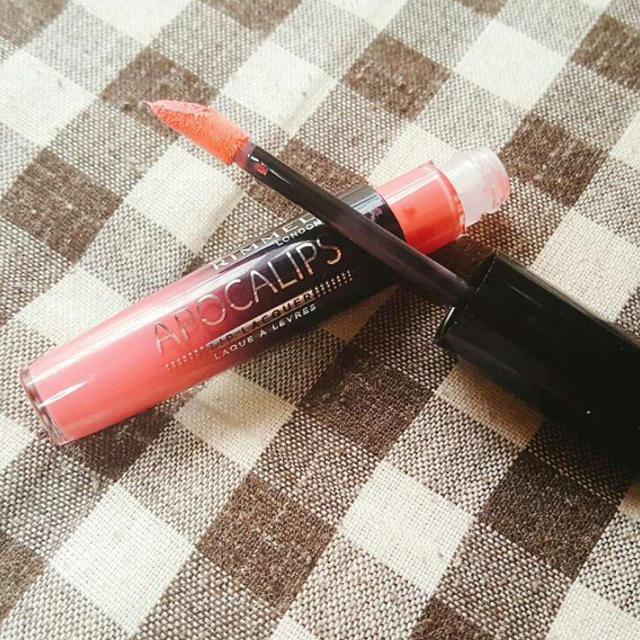 RIMMEL(リンメル)のRIMMEL LONDONﾘﾝﾒﾙ アポカリプス リップラッカー006 コスメ/美容のベースメイク/化粧品(口紅)の商品写真