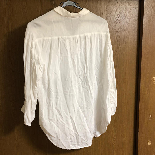 LUSH(ラッシュ)のlush 襟付き 長袖 ブラウス 白 ホワイト レディースのトップス(シャツ/ブラウス(長袖/七分))の商品写真