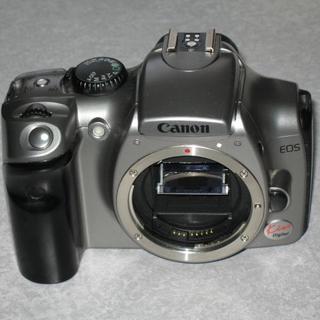 キヤノン(Canon)のCanon　EOS Kiss Digital　シルバー(デジタル一眼)