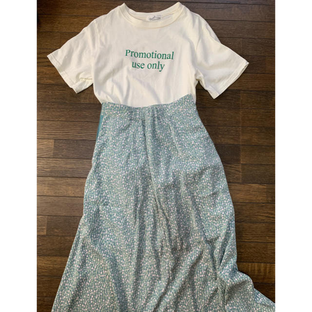 dholic(ディーホリック)のディーホリック Tシャツ  レディースのスカート(ロングスカート)の商品写真