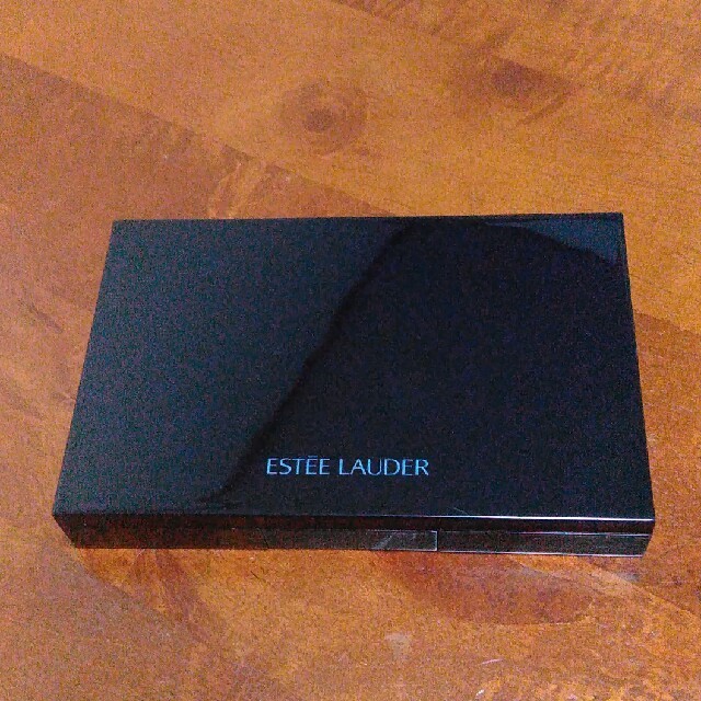 Estee Lauder(エスティローダー)のエスティーローダー　ステイインプレイスパウダーメークアップコンパクト コスメ/美容のベースメイク/化粧品(ファンデーション)の商品写真