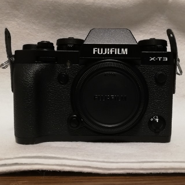 富士フイルム(フジフイルム)の富士フィルム　X-T3 ボディ　保証あり　fujifilm  スマホ/家電/カメラのカメラ(ミラーレス一眼)の商品写真