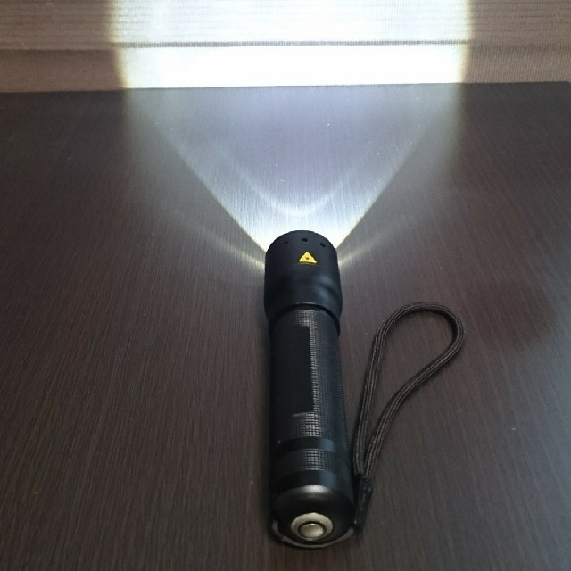 LEDLENSER(レッドレンザー)のLED LENSER m7R  LEDライト スポーツ/アウトドアのアウトドア(ライト/ランタン)の商品写真