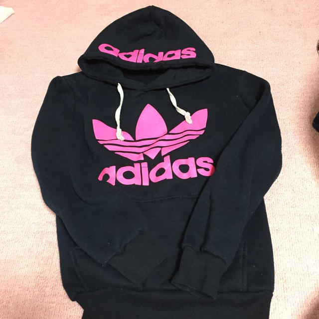 adidas(アディダス)のピンクのお家様専用 レディースのトップス(パーカー)の商品写真