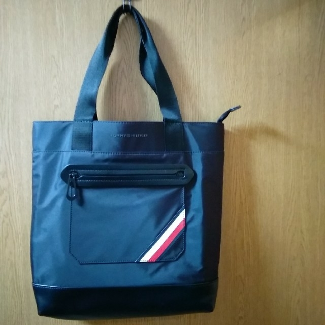 TOMMY HILFIGER(トミーヒルフィガー)の[美品]トミーフィルヒガー　トートバック　ブラック レディースのバッグ(トートバッグ)の商品写真