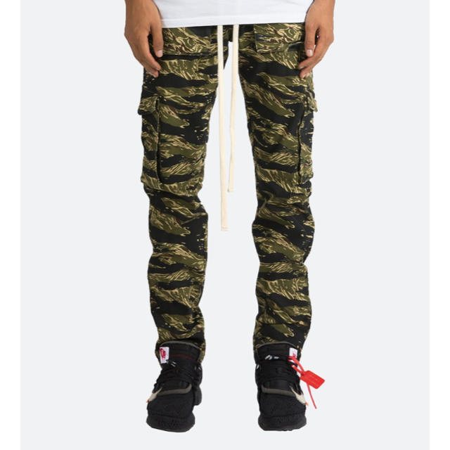 FEAR OF GOD(フィアオブゴッド)のmnml SNAP CARGO PANTS TIGER CAMO メンズのパンツ(ワークパンツ/カーゴパンツ)の商品写真