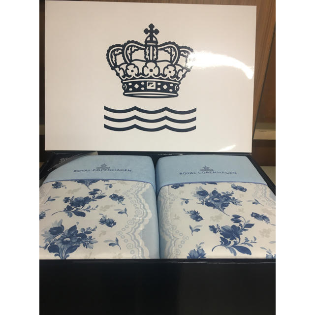 ROYAL COPENHAGEN(ロイヤルコペンハーゲン)の【更に値下げ】ロイヤルコペンハーゲン  肌掛け布団セット 新品未使用 インテリア/住まい/日用品の寝具(布団)の商品写真