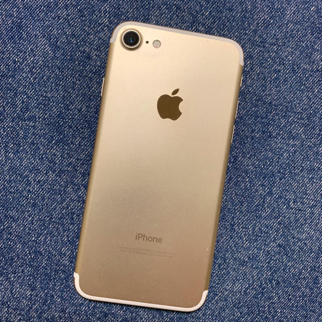 iPhone(アイフォーン)のNAO3003様　専用　apple iPhone7 本体 ゴールド 128GB スマホ/家電/カメラのスマートフォン/携帯電話(スマートフォン本体)の商品写真