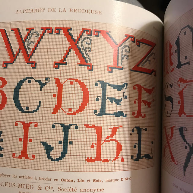 洋書　アルファベット刺繍図案