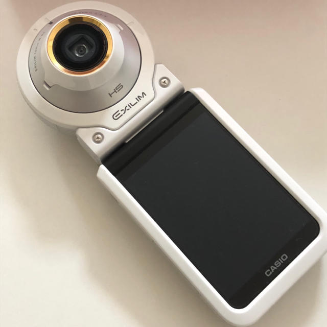 カメラCASIO EXILIM fr100l ホワイト