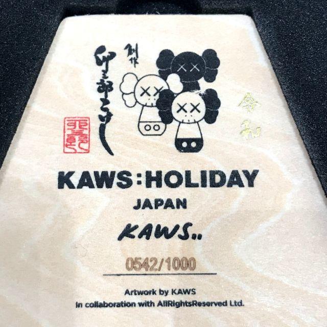 KAWS HOLIDAY JAPAN kokeshi 限定商品 卯三郎こけし エンタメ/ホビーの美術品/アンティーク(彫刻/オブジェ)の商品写真