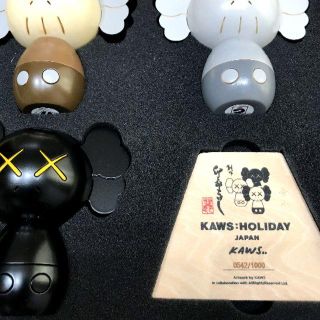 KAWS HOLIDAY JAPAN kokeshi 限定商品 卯三郎こけし(彫刻/オブジェ)