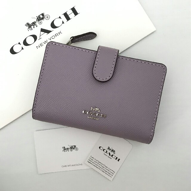 COACH - 【新品】COACH(コーチ)ラベンダー レザー 二つ折り財布の通販