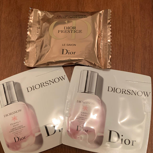 Dior(ディオール)のDior スノーパーフェクト ライトのみ コスメ/美容のキット/セット(サンプル/トライアルキット)の商品写真