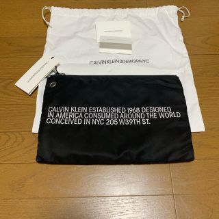 CALVIN KLEIN 205W39NYC スローガン クラッチバッグ