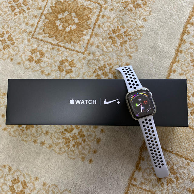 Apple Watch(アップルウォッチ)のApple Watch Nike+ Series 4 GPS+Cellular メンズの時計(腕時計(デジタル))の商品写真