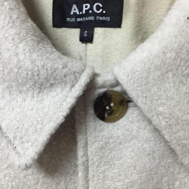 A.P.C(アーペーセー)の美品♡定価6.3万 A.P.C.  ショート丈コート レディースのジャケット/アウター(ピーコート)の商品写真