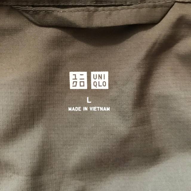 UNIQLO(ユニクロ)のUNIQLO ポケッタブルパーカー メンズL メンズのジャケット/アウター(ナイロンジャケット)の商品写真